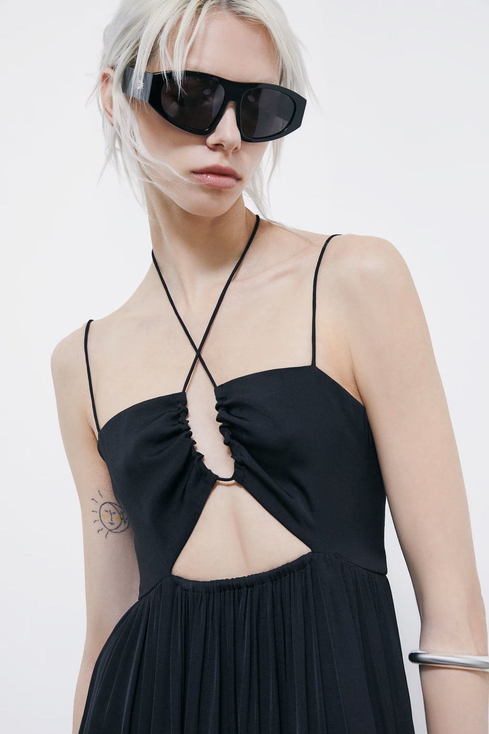 2A3065 A772 Long satin dress with cut-out K103