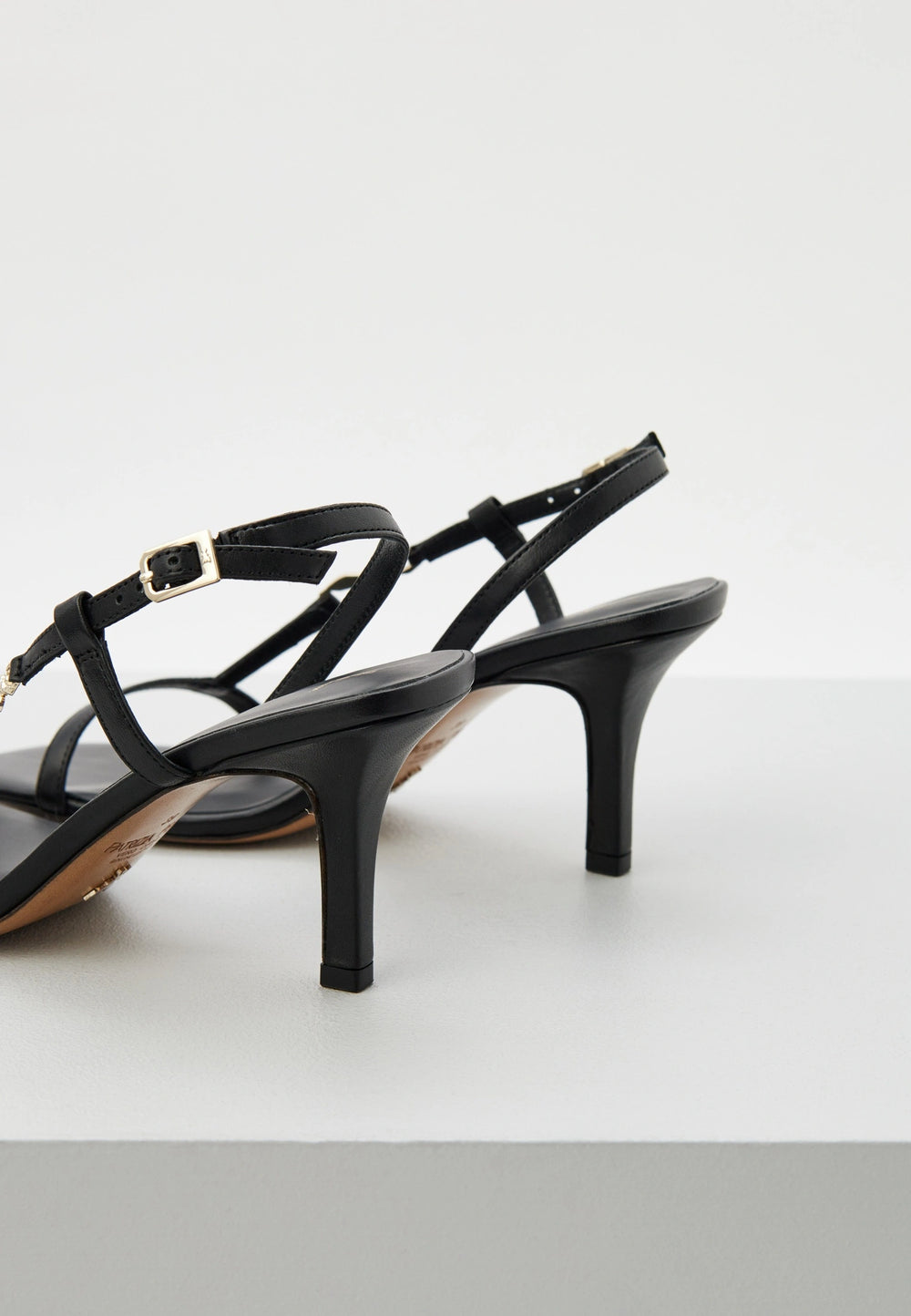 8X0106 L026 SANDALI/SANDALS K103