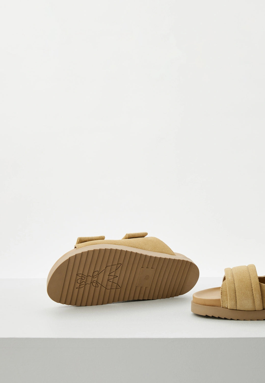 8X0001 L152 SANDALI/SANDALS B880