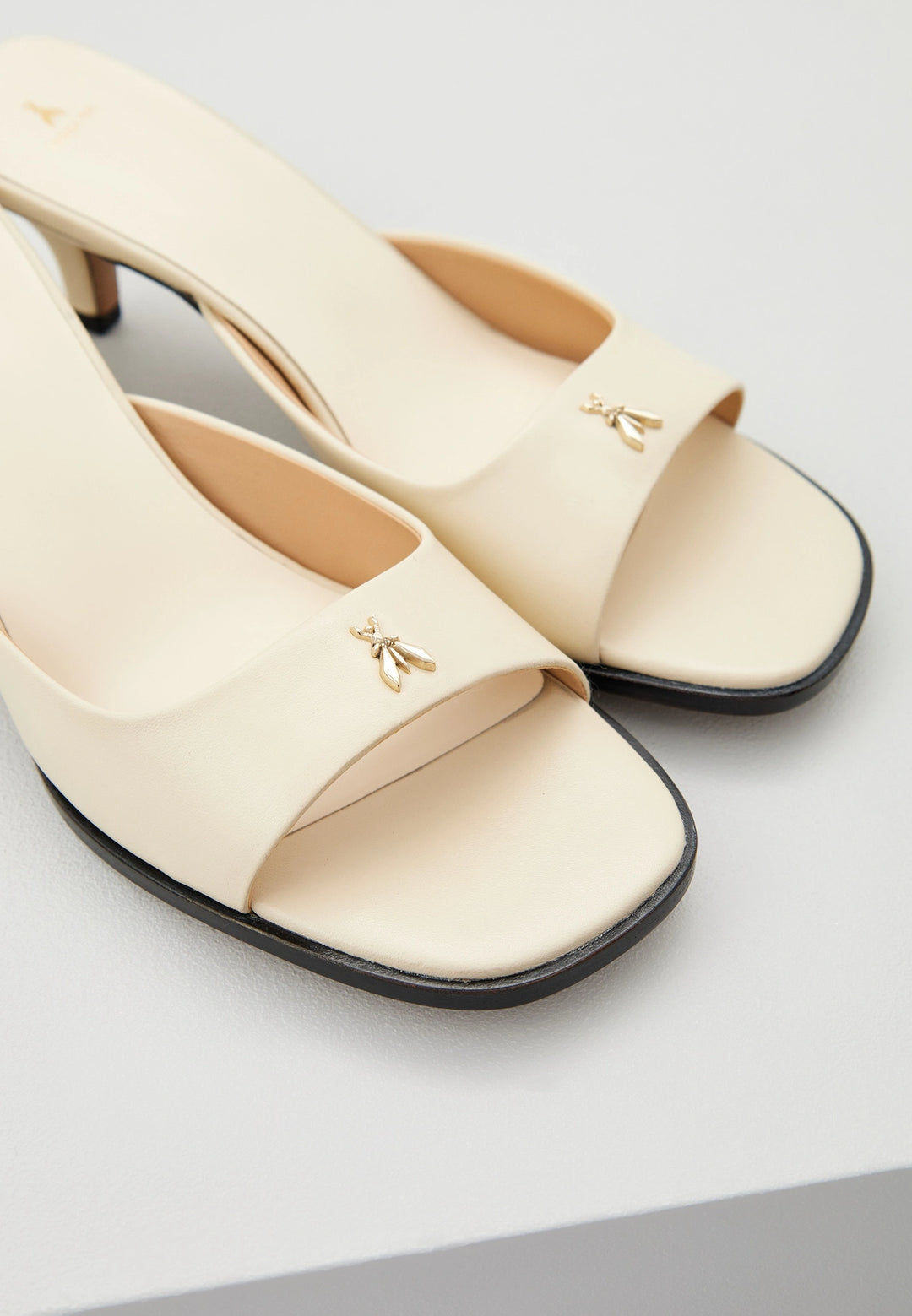 8X0108 L026 SANDALI/SANDALS W405